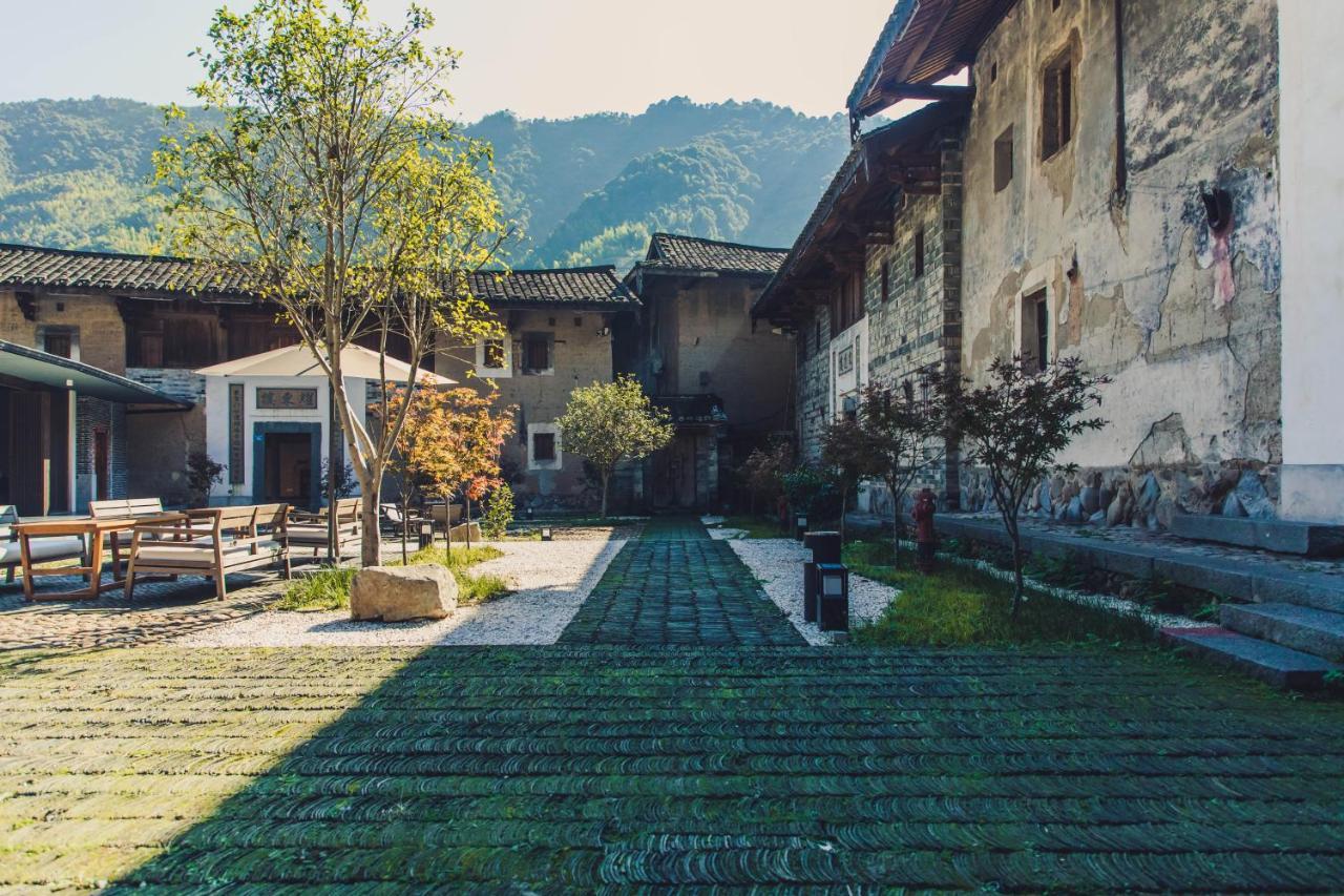 Tsingpu Tulou Retreat Hotell Zhangzhou Exteriör bild