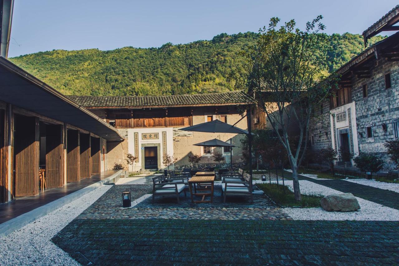 Tsingpu Tulou Retreat Hotell Zhangzhou Exteriör bild
