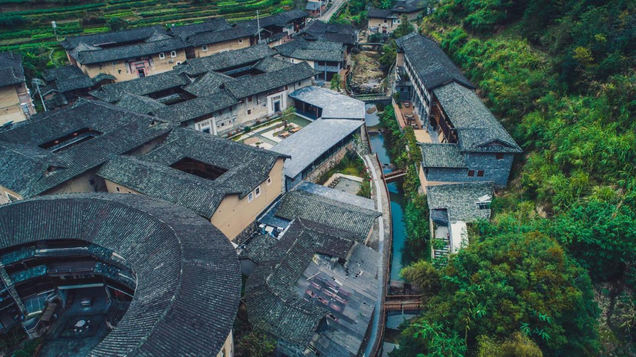 Tsingpu Tulou Retreat Hotell Zhangzhou Exteriör bild