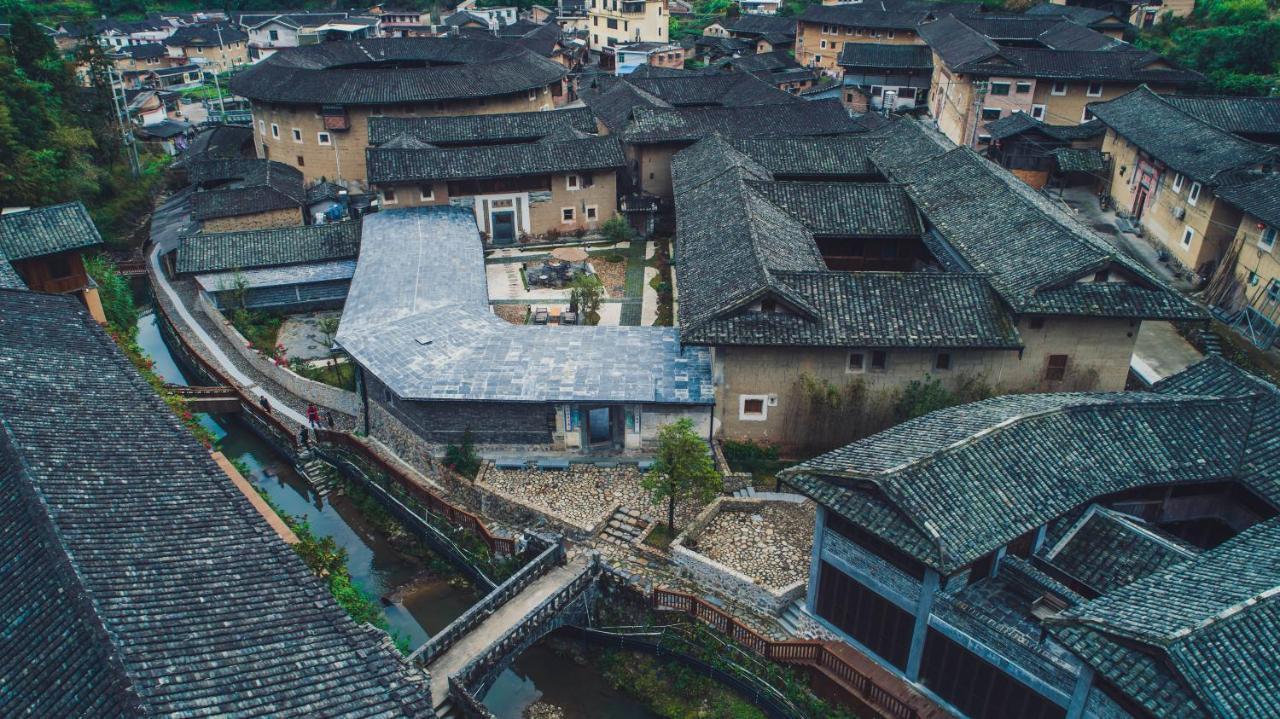 Tsingpu Tulou Retreat Hotell Zhangzhou Exteriör bild